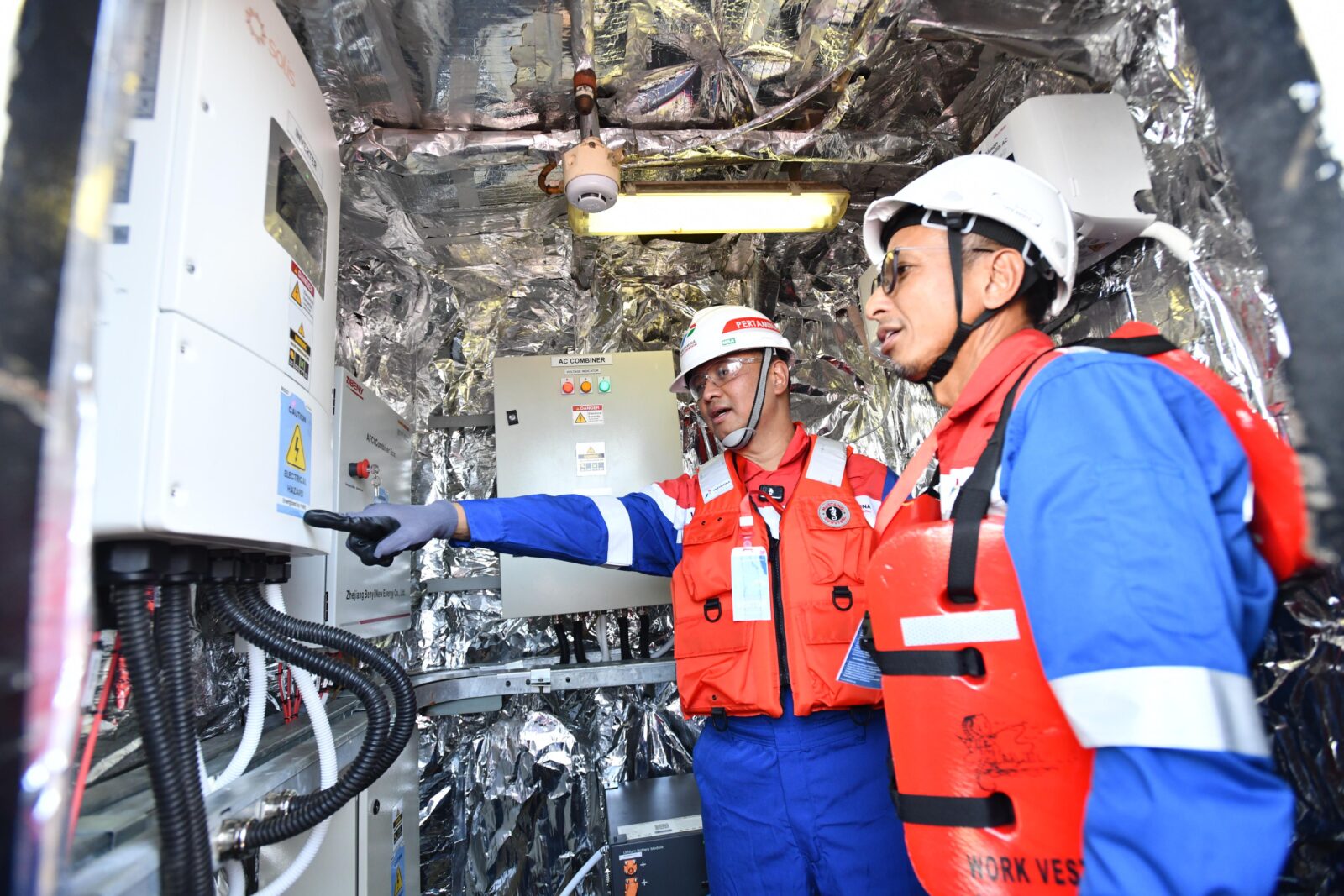 Pertamina Pasang PLTS di Kapal Pengangkut Minyak, Emisi Karbon Dipangkas 79 Ton per Tahun