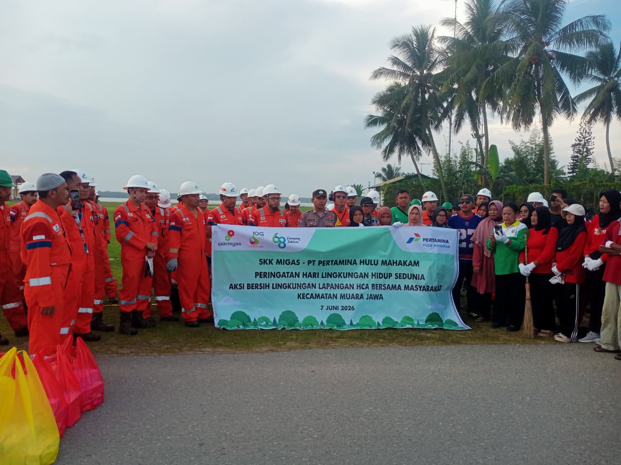 PHM Tanam 500 Mangrove dan Edukasi Energi Alternatif untuk Perkuat Komitmen Lingkungan