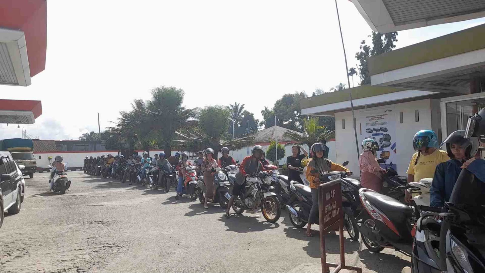 Masyarakat Perlu Pahami Penyebab Sesungguhnya Dari Antrian BBM Subsidi