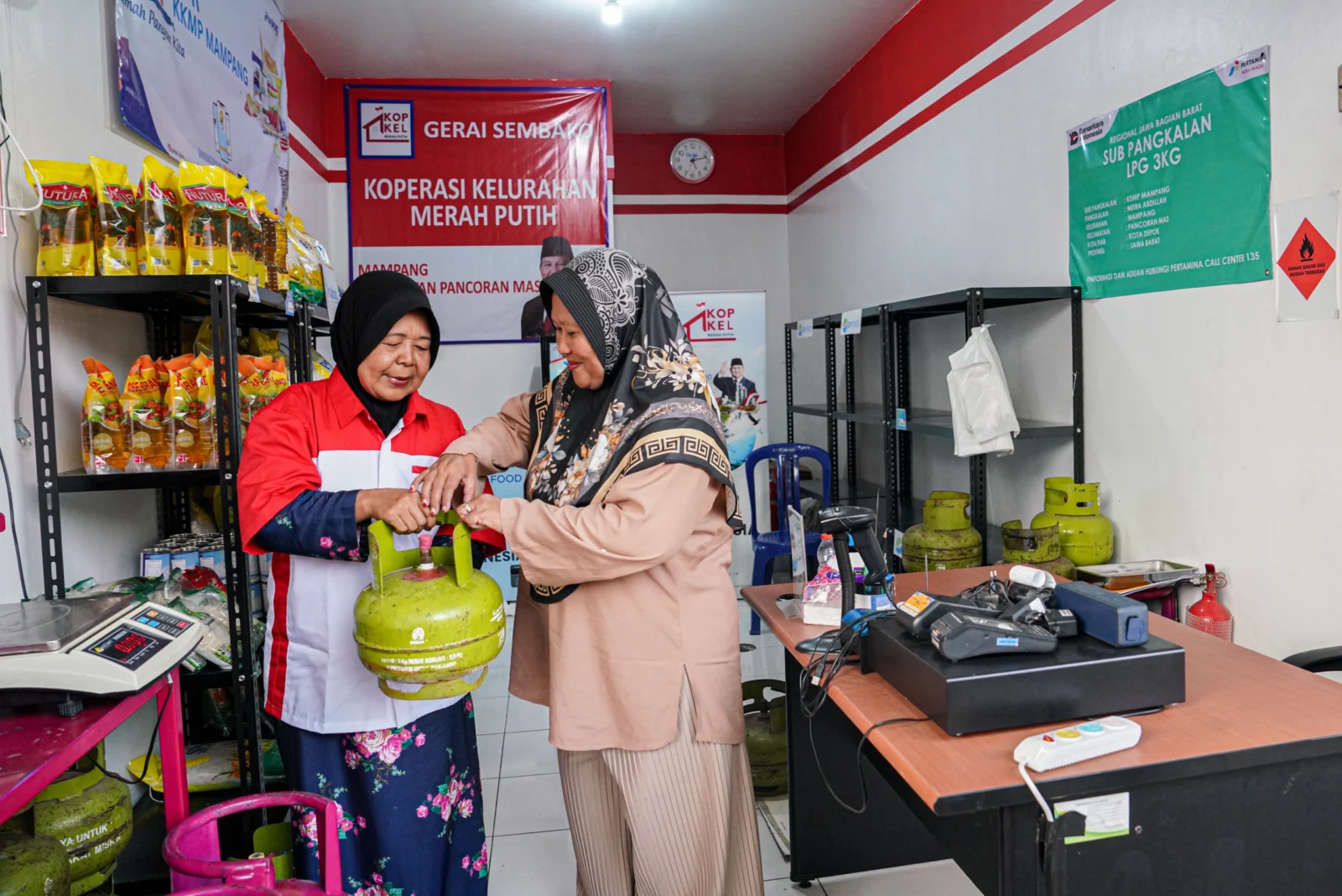 Pertamina Salurkan LPG 3 Kg ke 958 Koperasi Desa Merah Putih