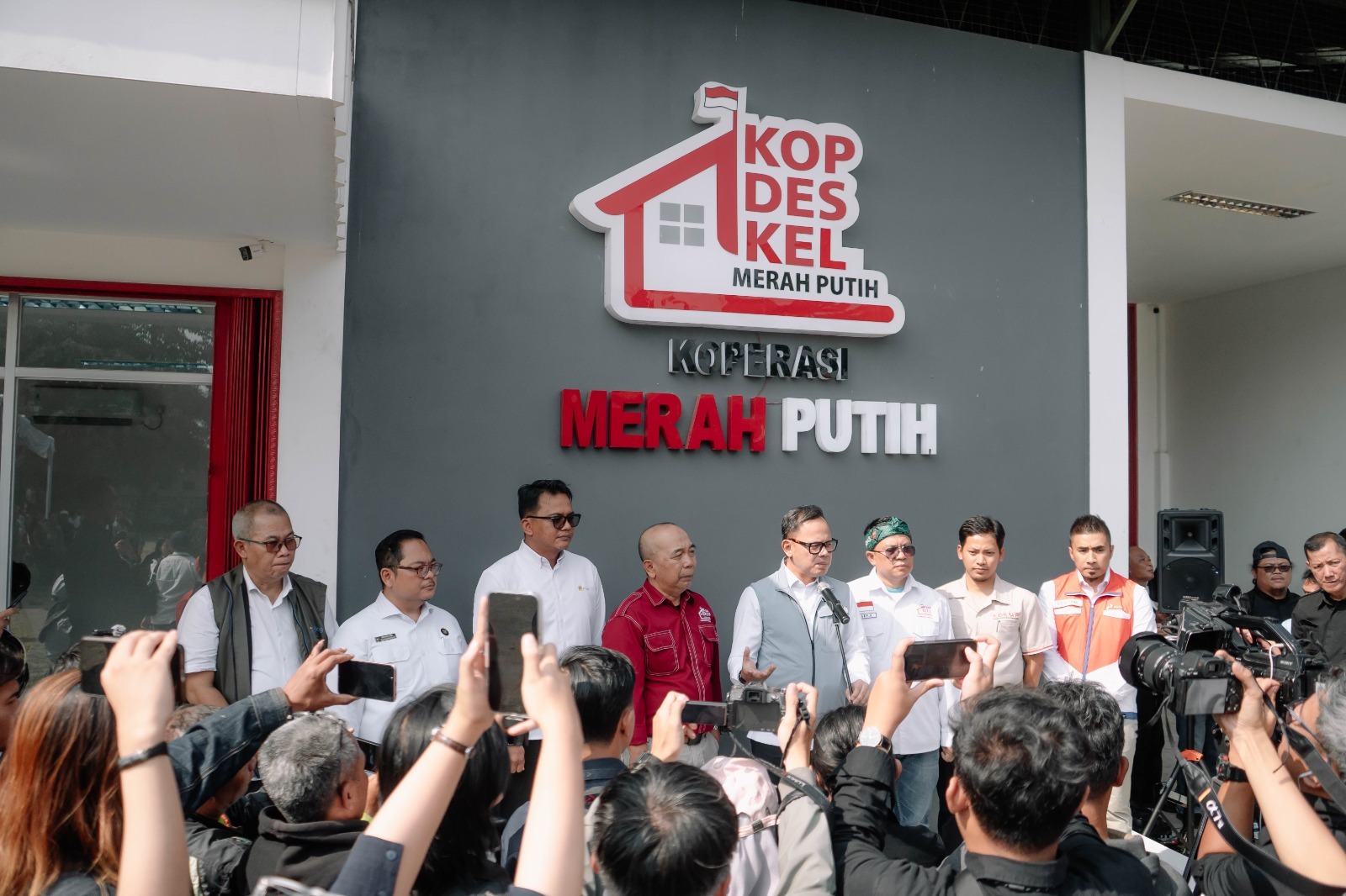 Bayar Listrik Tak Perlu Jauh-jauh! PLN Gandeng Koperasi Merah Putih di Jabar