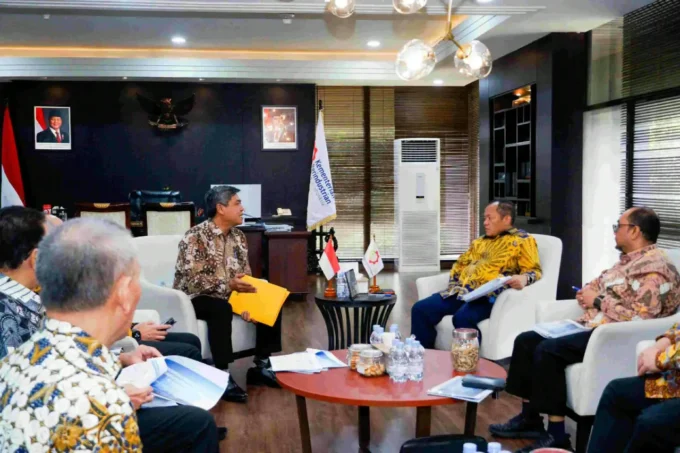 - Menperin Muhammad Sarmuji mengusulkan insentif kendaraan hybrid, PHEV, dan REEV.