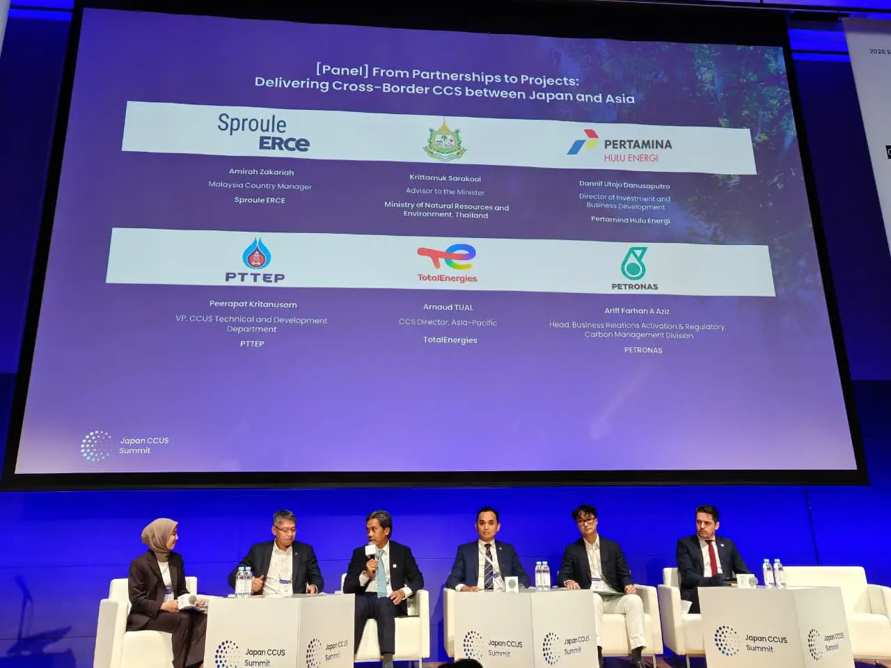 Dannif Utojo Danusaputro menyampaikan strategi PHE mengembangkan CCS regional dalam panel Japan CCUS Summit 2026.