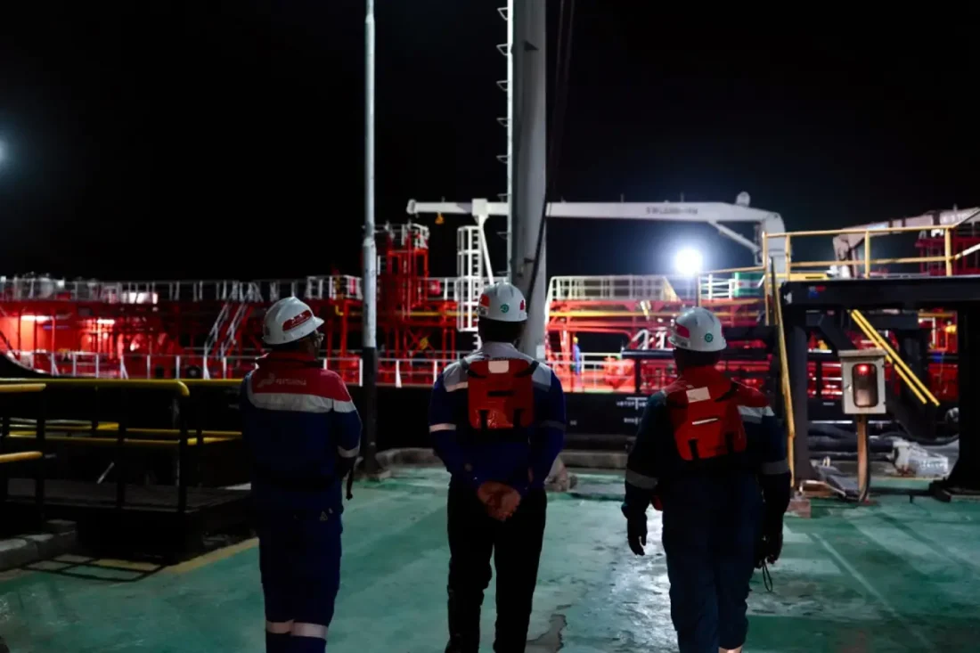 Terminal BBM Pertamina dalam rantai pasok dan distribusi bahan bakar.