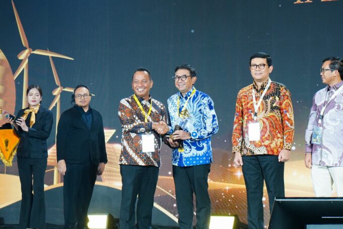 PLN Borong Dua Penghargaan Bergengsi ESDM, Ada Teknologi Digital hingga Keselamatan Pembangkit